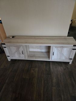 Tv stand 75"