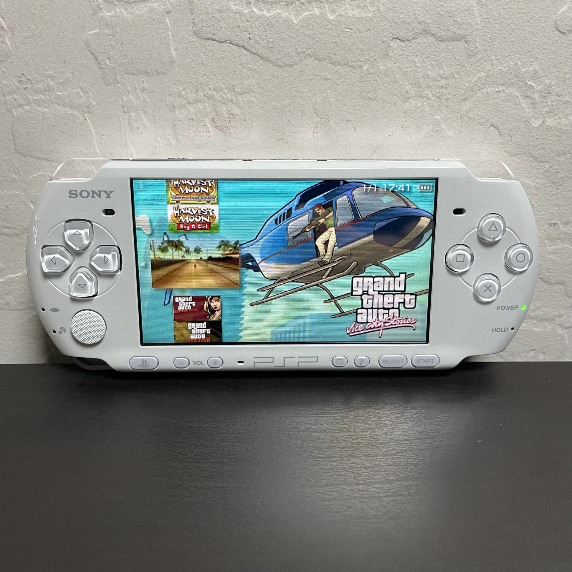 PSP-3000 Pearl White Japan With 128gb MicroSD Card With Games