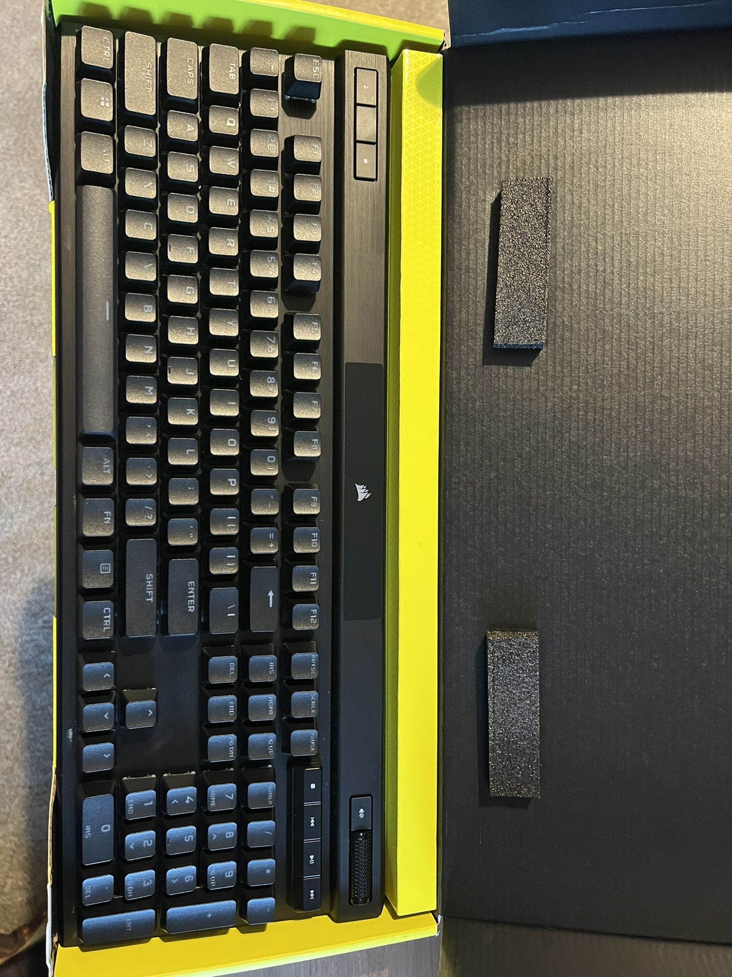 Corsair K70 Pro RGB Cherry MX Silver Switch (fast!) Keyboard