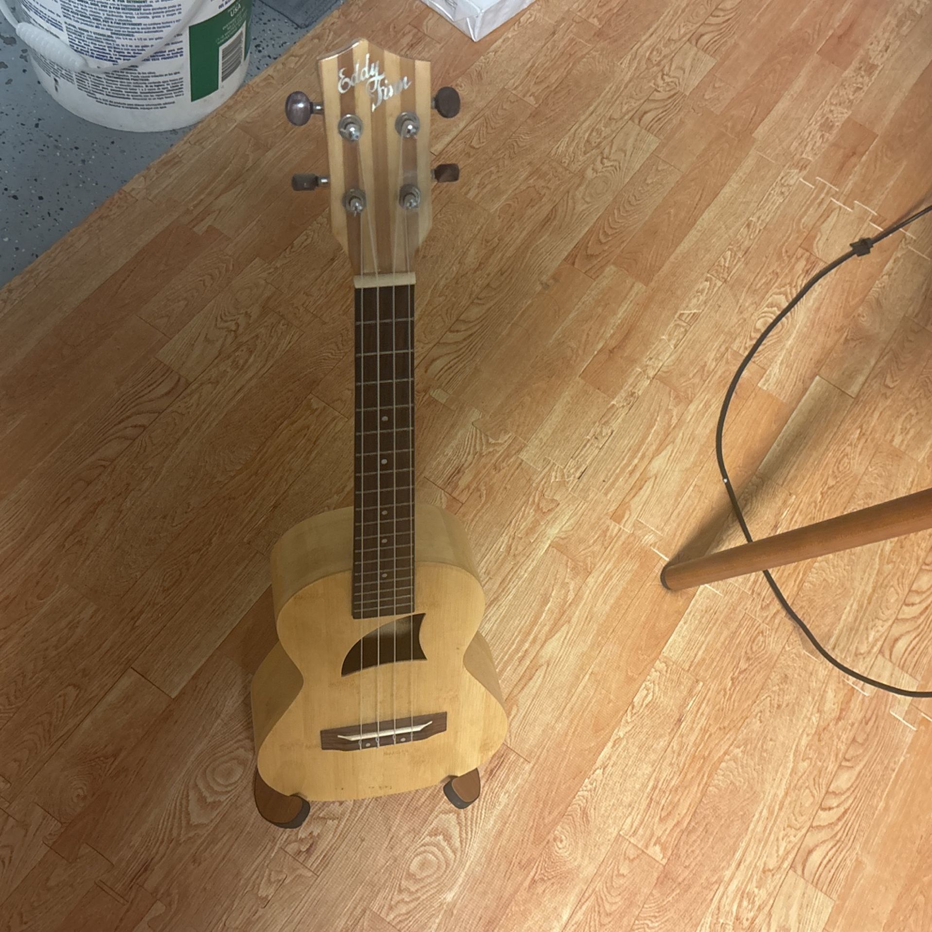Eddie Fin Ukelele