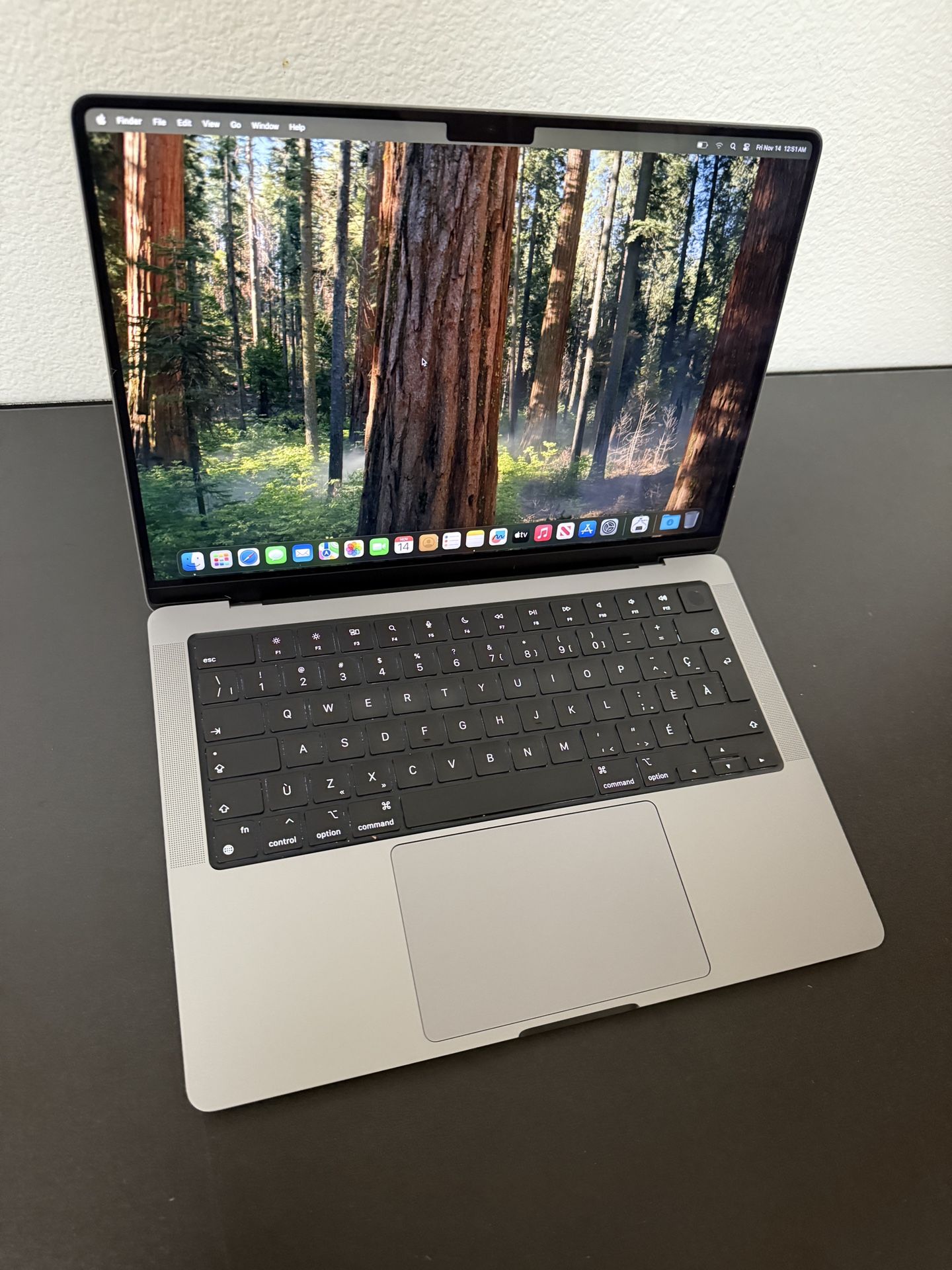 M1 Max MacBook Pro 14” | 32GB/1TB