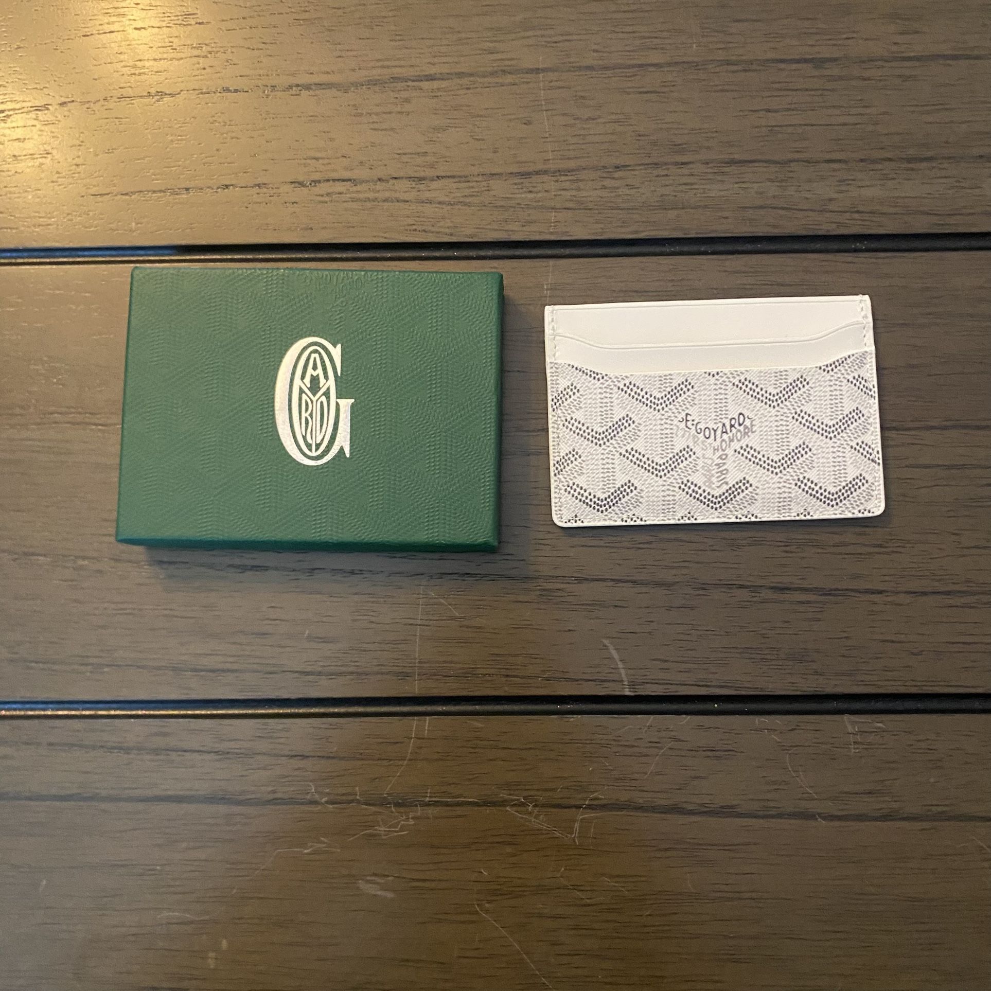white go yard card holder