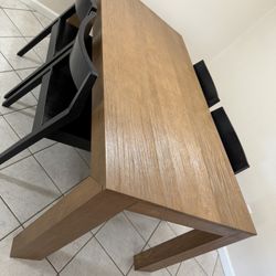 Dinning Table And 4 Chairs 