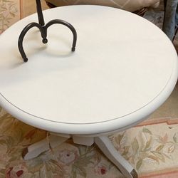 Charming Coffee Or End Table!