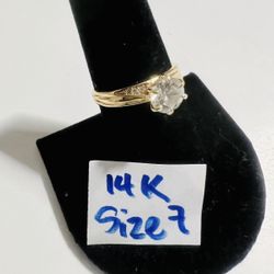 14K Solid Gold Wedding Ring CUBIC ZIRCONIUM STONES Size 7