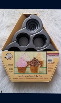 Wilton Cakes Ice Cream Cone CupCake Mold baking Pan New Paid $45