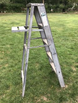 5 feet Magnesium Stepladder Lightweight
