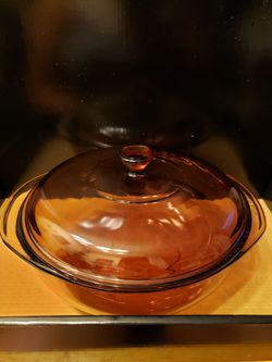 Vintage Pyrex Glass Casserole Dish with Lid
