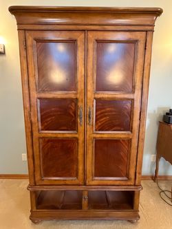 Large Drexel Heritage Clothing Armoire