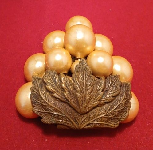 Vintage Clasp Pin