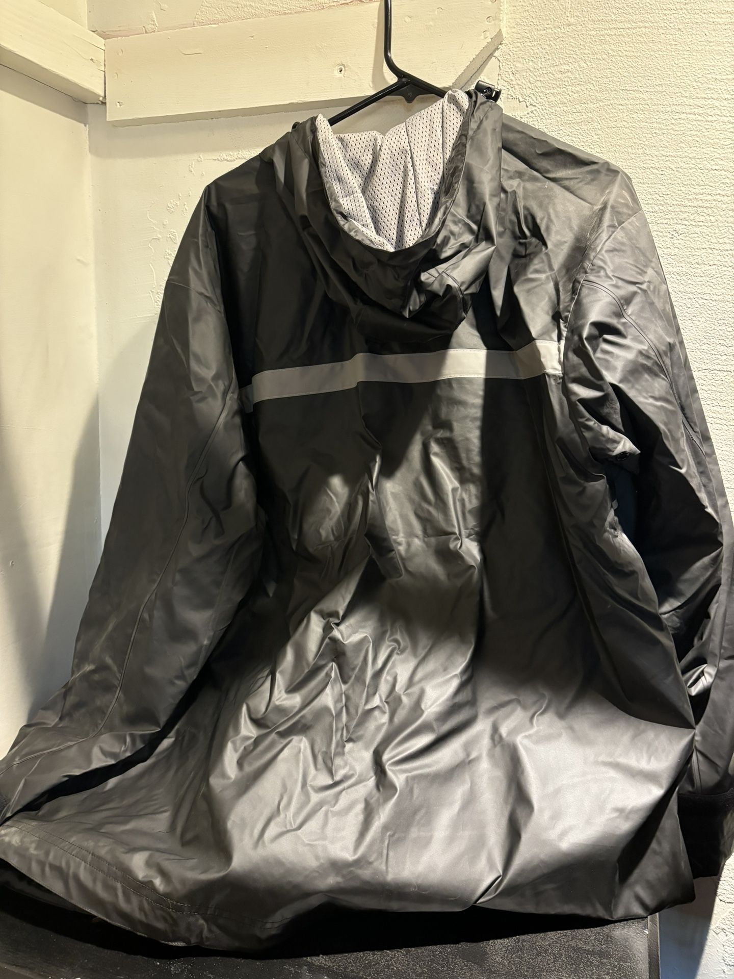 Men’s Jacket- Waterproof (M)size