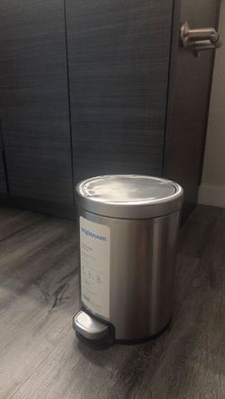 Bathroom trash can