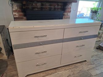 Glamor Bling Girls dresser