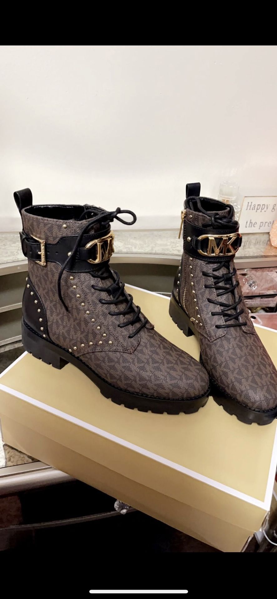 Mk Boots Size 6 Like New