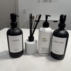 2 Matte Black Soap Dispensers & Diffuser