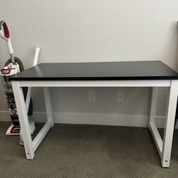 Standard Desk / Table