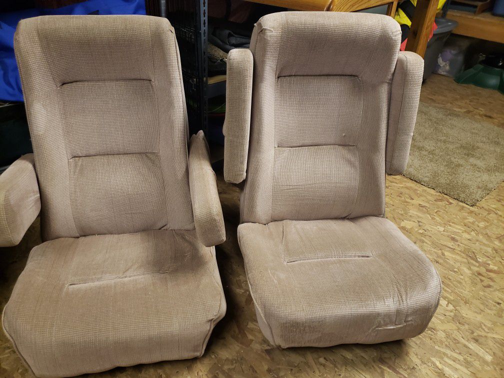 Bucket seats captains chairs for RV
