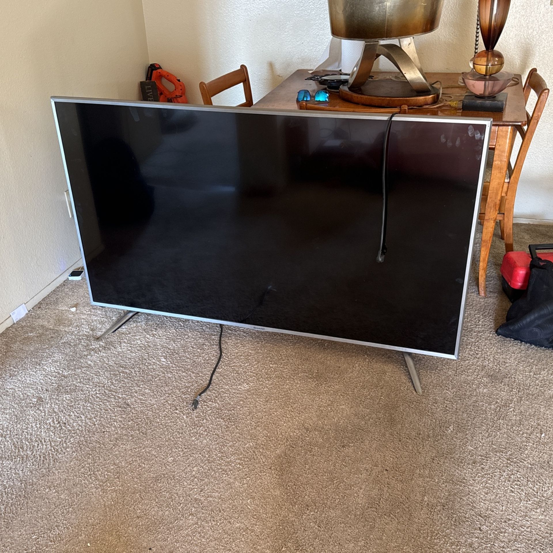 Sharp Tv 65’’ Like New