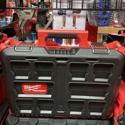 Milwaukee PACKOUT 22 in. Medium Red Tool Box with 75 lbs. Weight Capacity