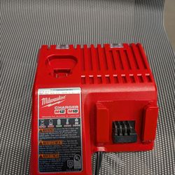 Milwaukee battery charger