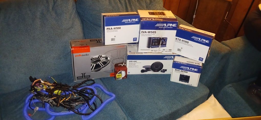 Complete Alpine Car Stereo With Navigation And Dvd