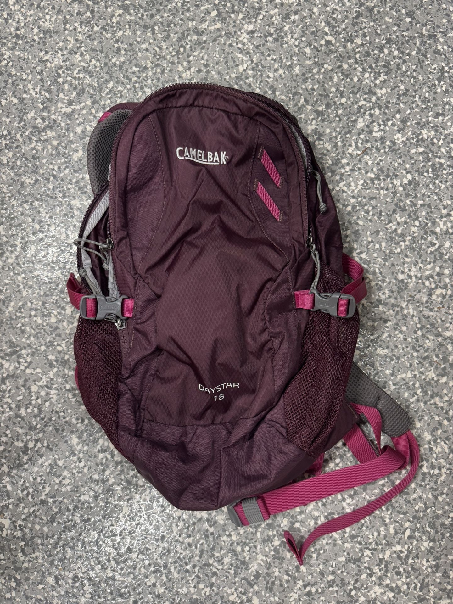 Camelbak Daystar 18 Magenta Backpack Like New