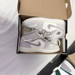 Jordan Retro 1s Mid “Neutral Grey Sail”