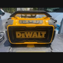 DeWalt Speaker With Battery 