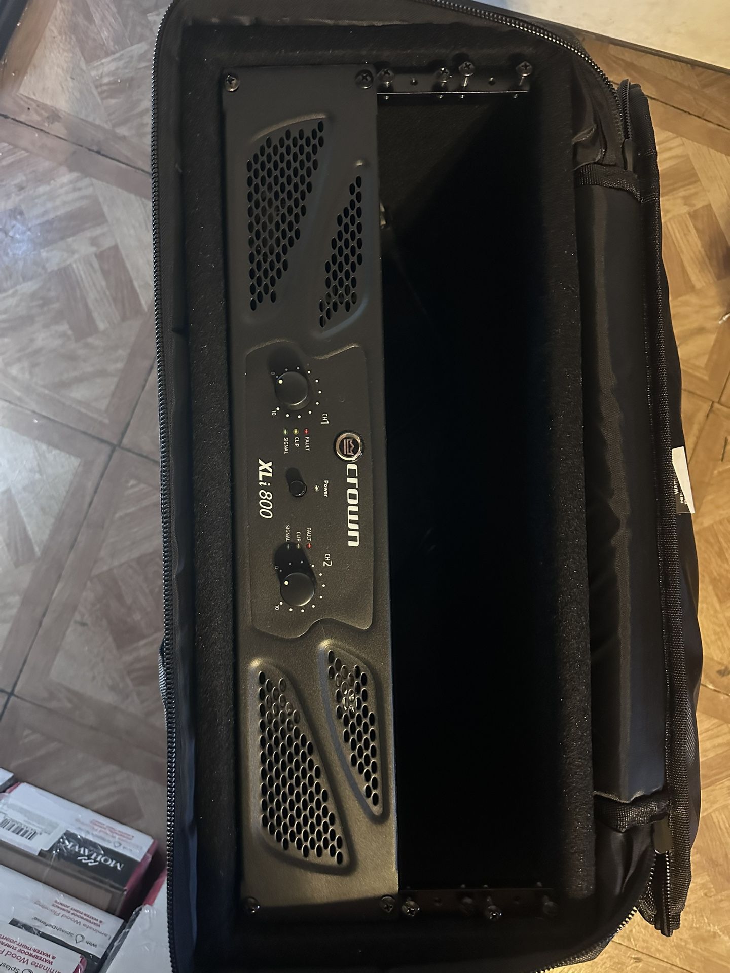 Crown XLI 800 Amplifier