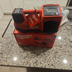 Milwaukee Inflator 