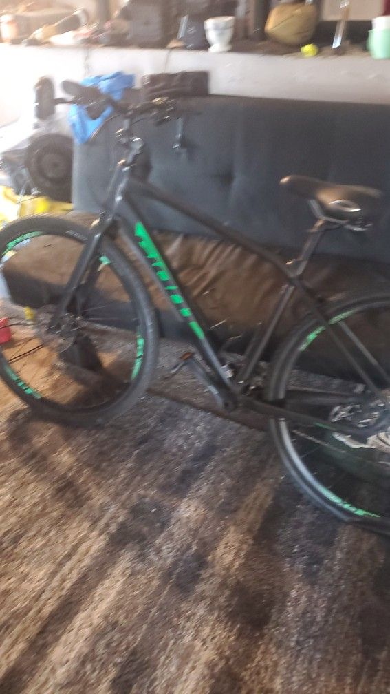 Giant Tough road 28' Bike