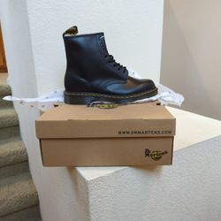 Dr. Martens 1460 Boots NIB