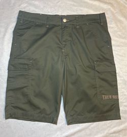 True Religion Men’s Utility Cargo Shorts,Horseshoe Stitching, Olive Green, 38