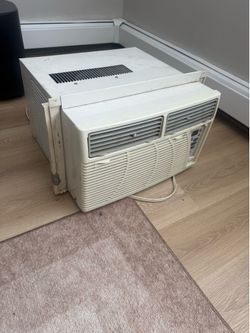 AIR CONDITIONER 10,000 BTU