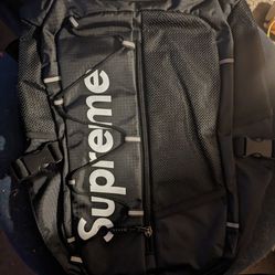 Supreme Backpack Ss17
3M Reflective