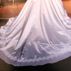 Beautiful size 12 white Mori Lee Wedding Dress