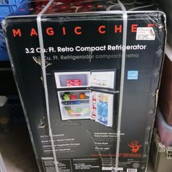 Magic Chef Retro 3.2 Cu. Ft. 2 Door Mini Fridge in Black
