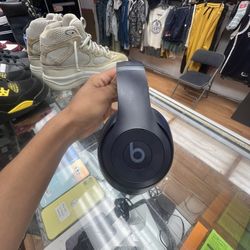 Beats Studio 3 Wireless Headphone Black With Charger 