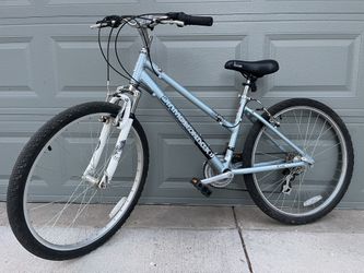 Women’s Diamondback Mountain Bike (Size S)