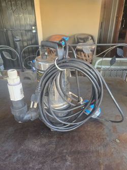 Submersible pump