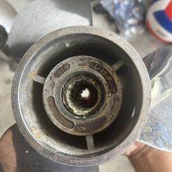 Suzuki Left Hand 14x18 Propeller 