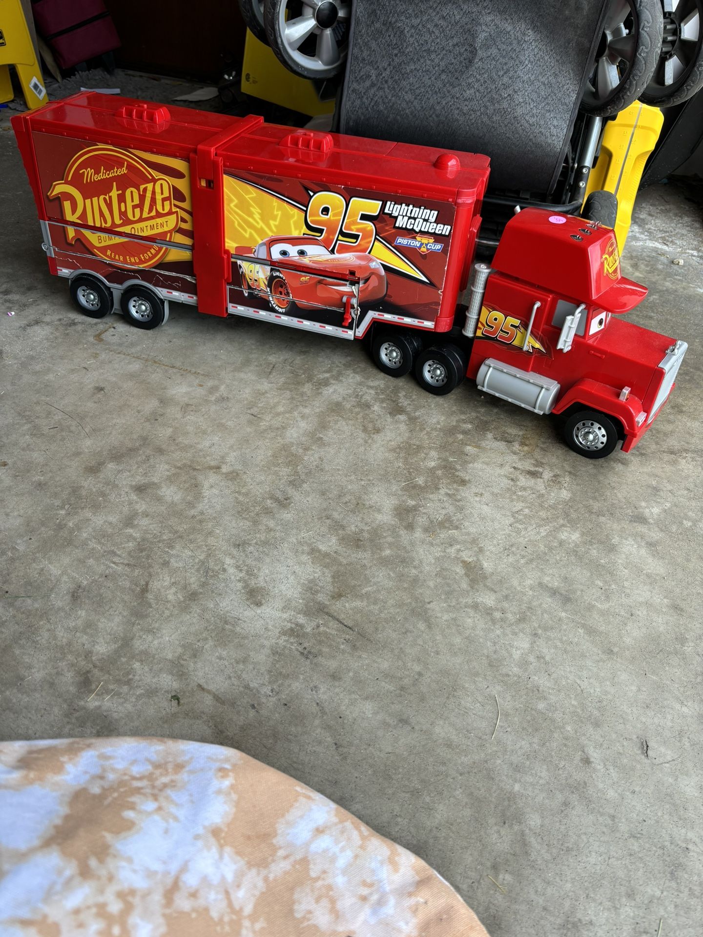 Cars Race Track