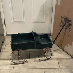 Giantex Decorative Garden Planter, Small Wagon Cart with Metal Wheels, Wood Raised Beds Plant Pot Stand for Backyard Garden Patio Green