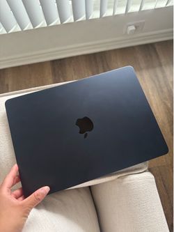 MacBook J1 Model A3449
