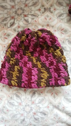 Crochet woman binnie. Thick yarn. New