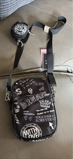 Bolsa negra con blanco, Body
