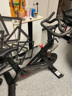 itle: Original Peloton Bike (Includes Screen) – Needs Power Cord – Priced to Move!