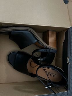 Women’s sandals