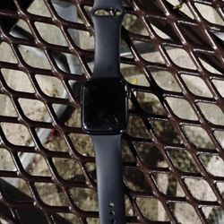 Series 8 Apple Watch With Universal Apple Product Charger 