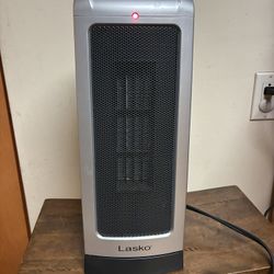 Lasko 16" 1500-Watt Oscillating Ceramic Tower Space Heater Heater, Silver, CT16511